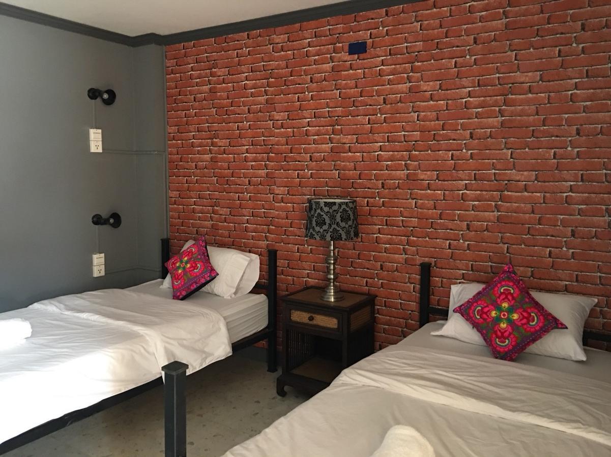 Hotel Baanlansa Bed&Bar Chiang Mai Exterior foto